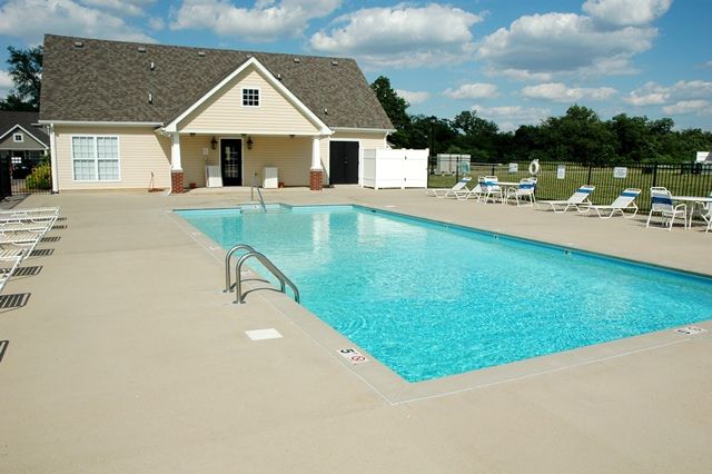 Governors Crossing Clubhouse & Pool