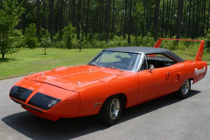 Plymouth-Road-Runner-Superbird-lg_zps280