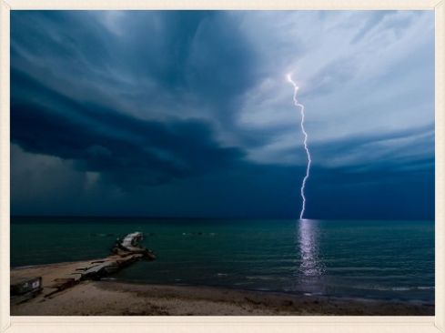 lightning strikes the sea photo Nature172_zps3ddfd90a.jpg