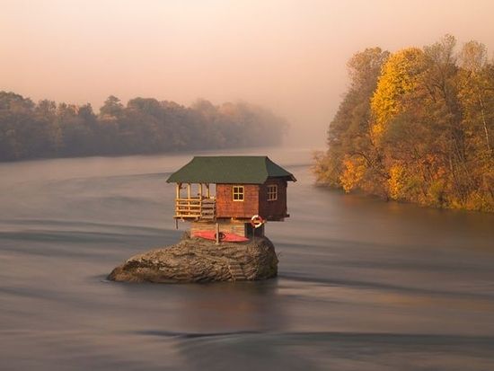  photo serbian river house_zpswrnft6vm.jpg