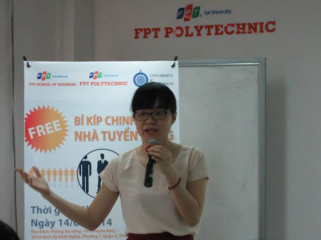 ThS. Chu Thị Thanh Thúy chia sẻ bí kíp chinh phục nhà tuyển dụng với sinh viên Cao đẳng thực hành FPT Polytechnic Hồ Chí Minh.