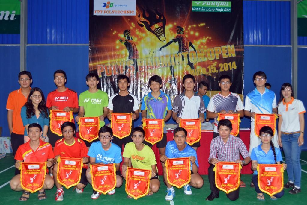 Đại diện các đội tuyển tham giai giải cầu lông mở rộng "Poly's Badminton Open 2014" của Cao đẳng thực hành FPT Mạng cá cược bóng đá
 Hồ Chí Minh.