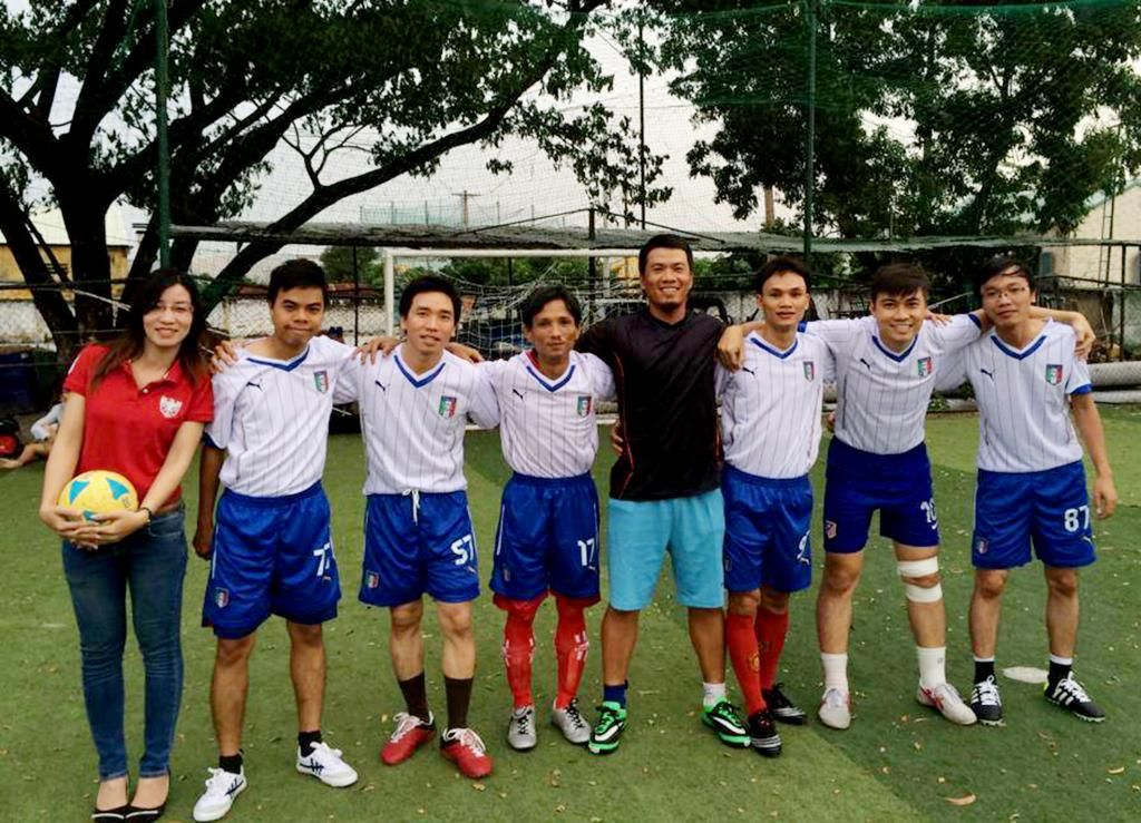 Đội hình chính của đội tuyển Cao đẳng thực hành FPT M?ng c c??c bng ?
 H?Chí Minh tham d?giải "Futsal Mini Education". 