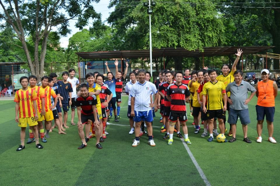 Trong lần đầu tiên tổ chức, giải bóng đá "Futsal Mini FPT Education" đã thu hút 6 đội tuyển tham dự.