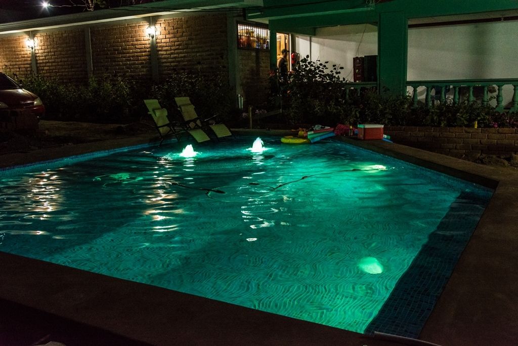 Pool-6805_zpsbnquwhje.jpg