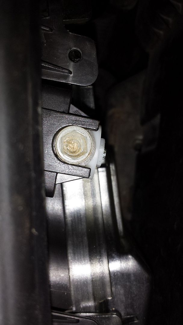 Have I knackered my headlight adjustment screw? Skoda Fabia Mk I