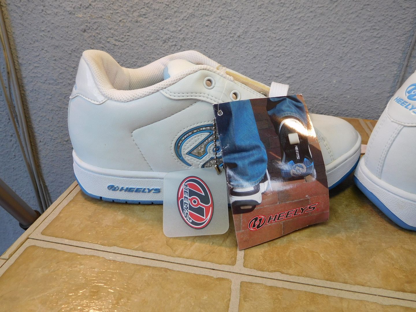 heelys that retractable